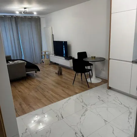Komfortowe Mieszkanie Na Ursusie Apartment